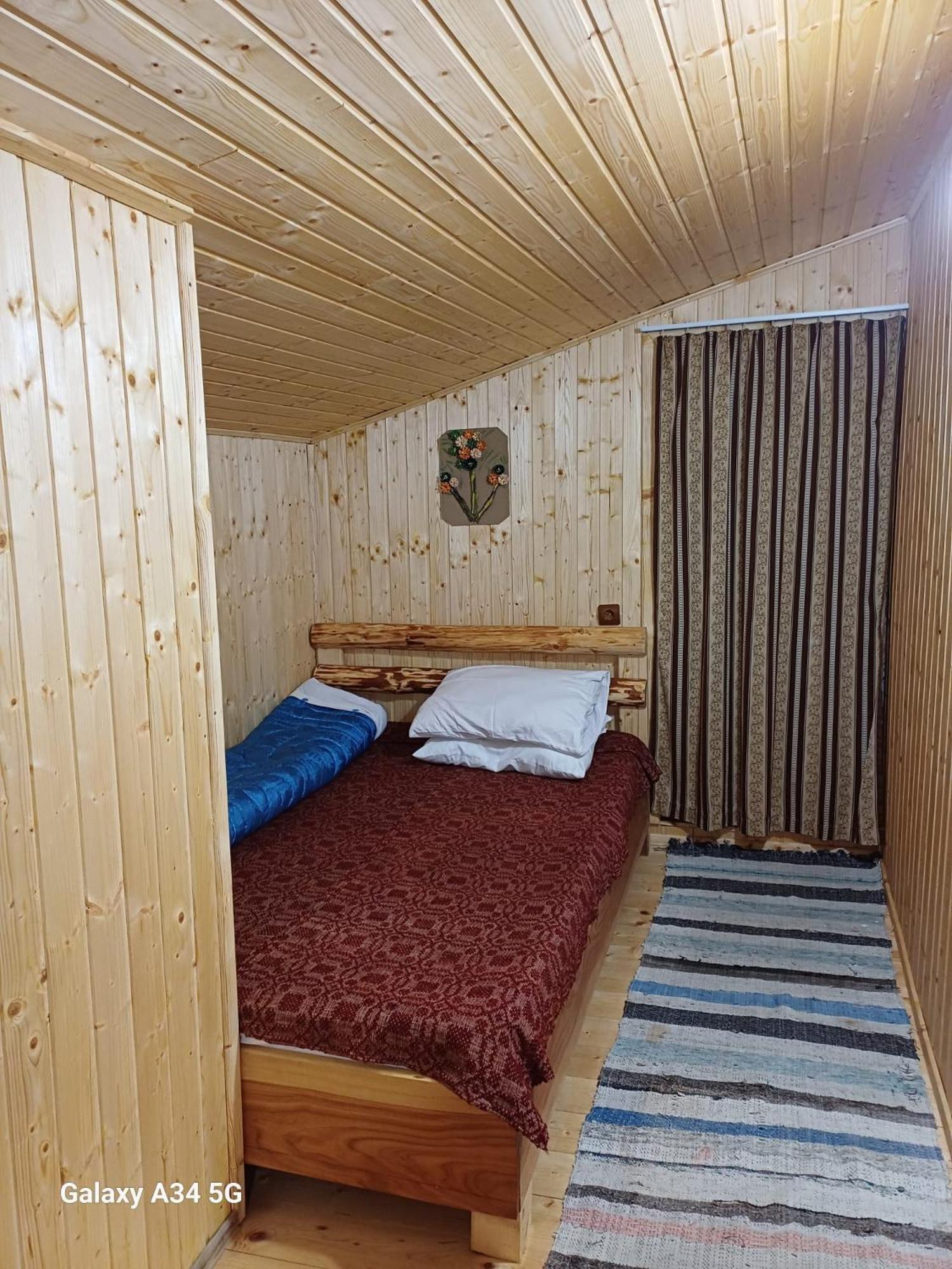 Casa Sara Nucsoara Hotel Buitenkant foto